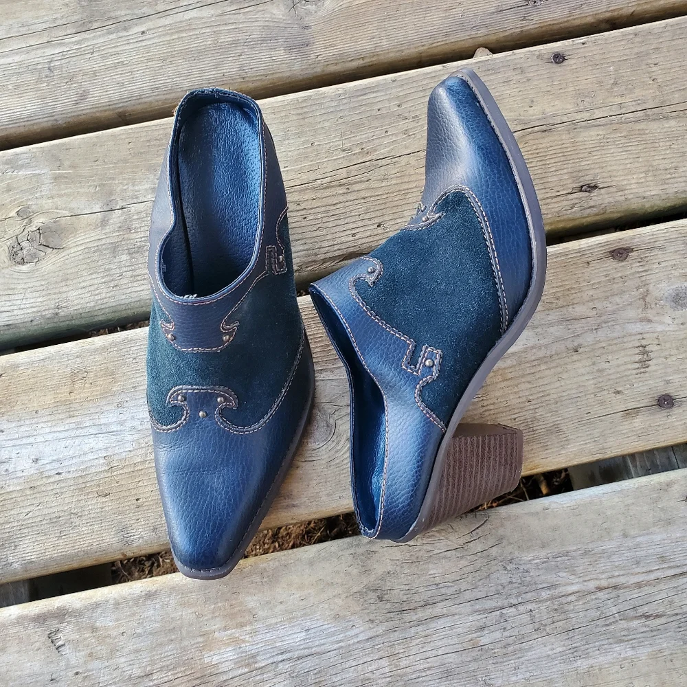 Vintage 70s Western Boho Blue Leather and Suede Heeled Cowgirl Slip-on Mules 8